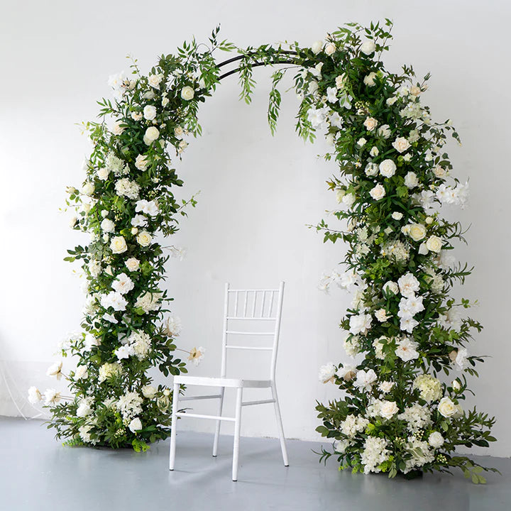 Elegante arco di fiori in seta con rose bianche: proposta, matrimonio,  decorazione di fidanzamento